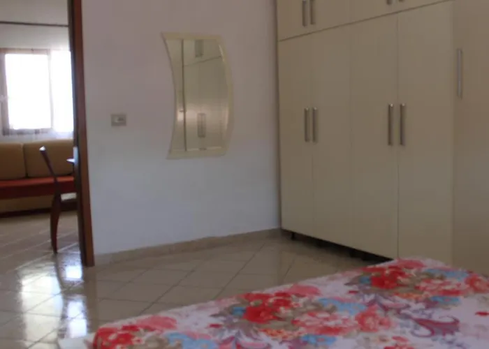 Bledi\'S Comfy Apartment In New Blvd / Free Parking